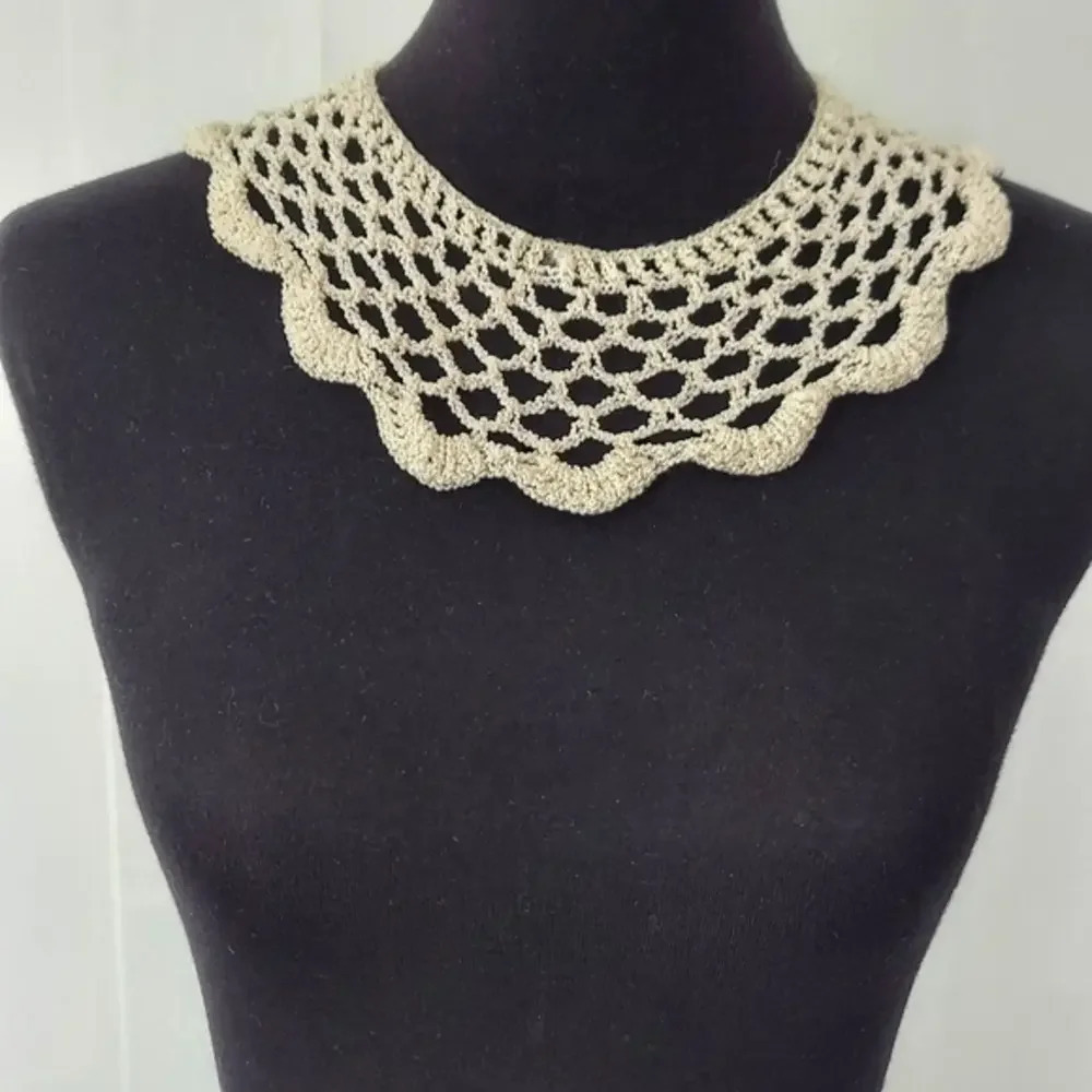 Vintage White Crocheted Collar Buttons in the back - Picture 1 of 10